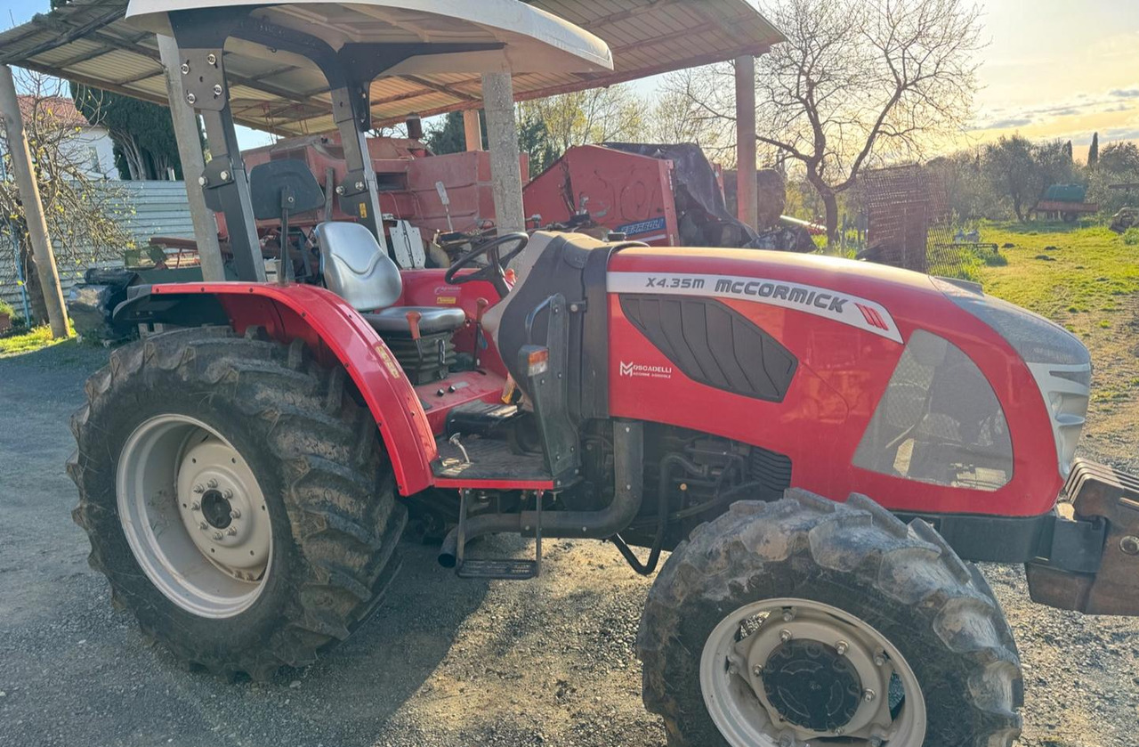 Trattore - Farm tractor: picture 2 Trattore - Farm tractor: picture 2