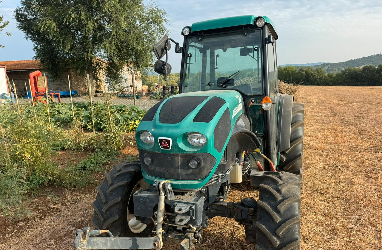 Trattore - Farm tractor: picture 3 Trattore - Farm tractor: picture 3