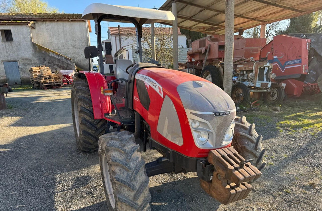 Trattore - Farm tractor: picture 1 Trattore - Farm tractor: picture 1