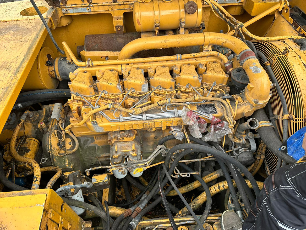 Liebherr R944HDSL - Spare parts for Crawler excavator: picture 3 Liebherr R944HDSL - Spare parts for Crawler excavator: picture 3