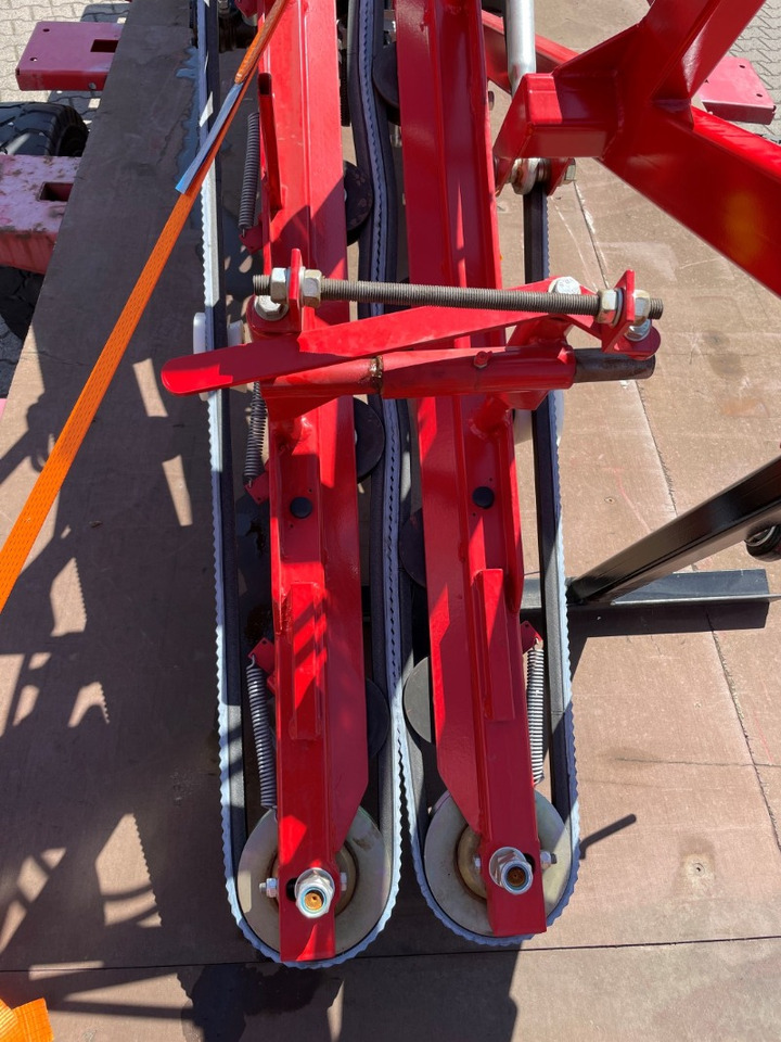 ASA-Lift CM-100C (Carrots) - Grape harvesting machine: picture 3 ASA-Lift CM-100C (Carrots) - Grape harvesting machine: picture 3