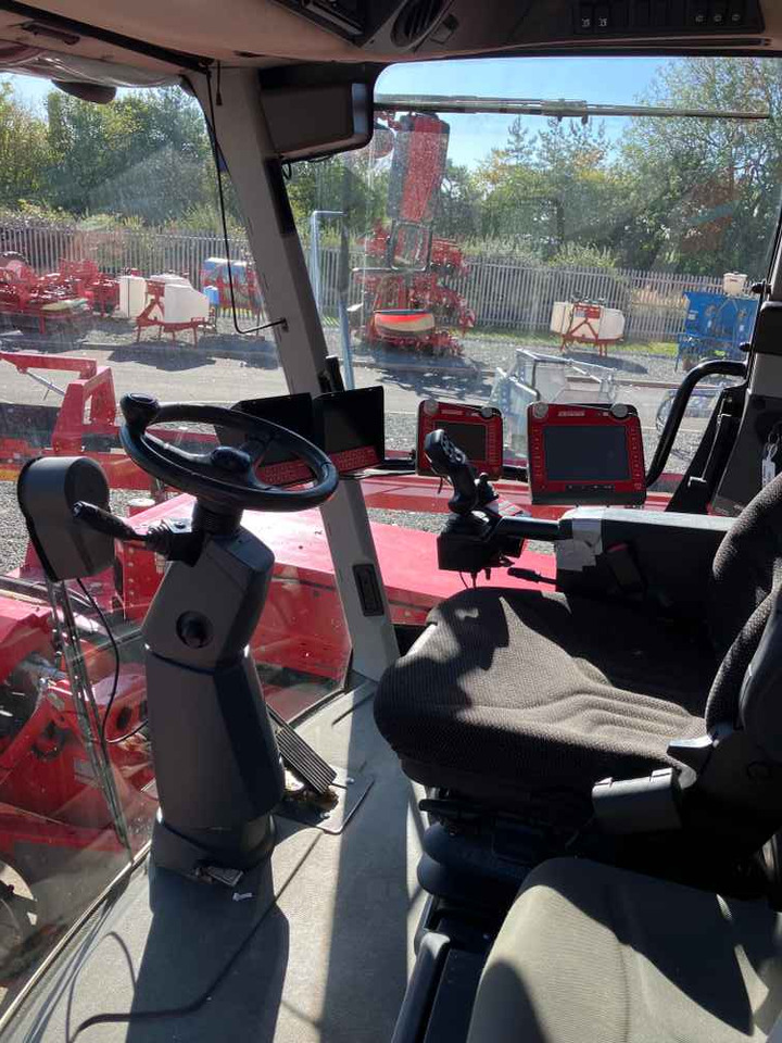 Grimme Varitron 220, 2 Row, Self-Propelled Potato Harvester - Harvester: picture 1 Grimme Varitron 220, 2 Row, Self-Propelled Potato Harvester - Harvester: picture 1