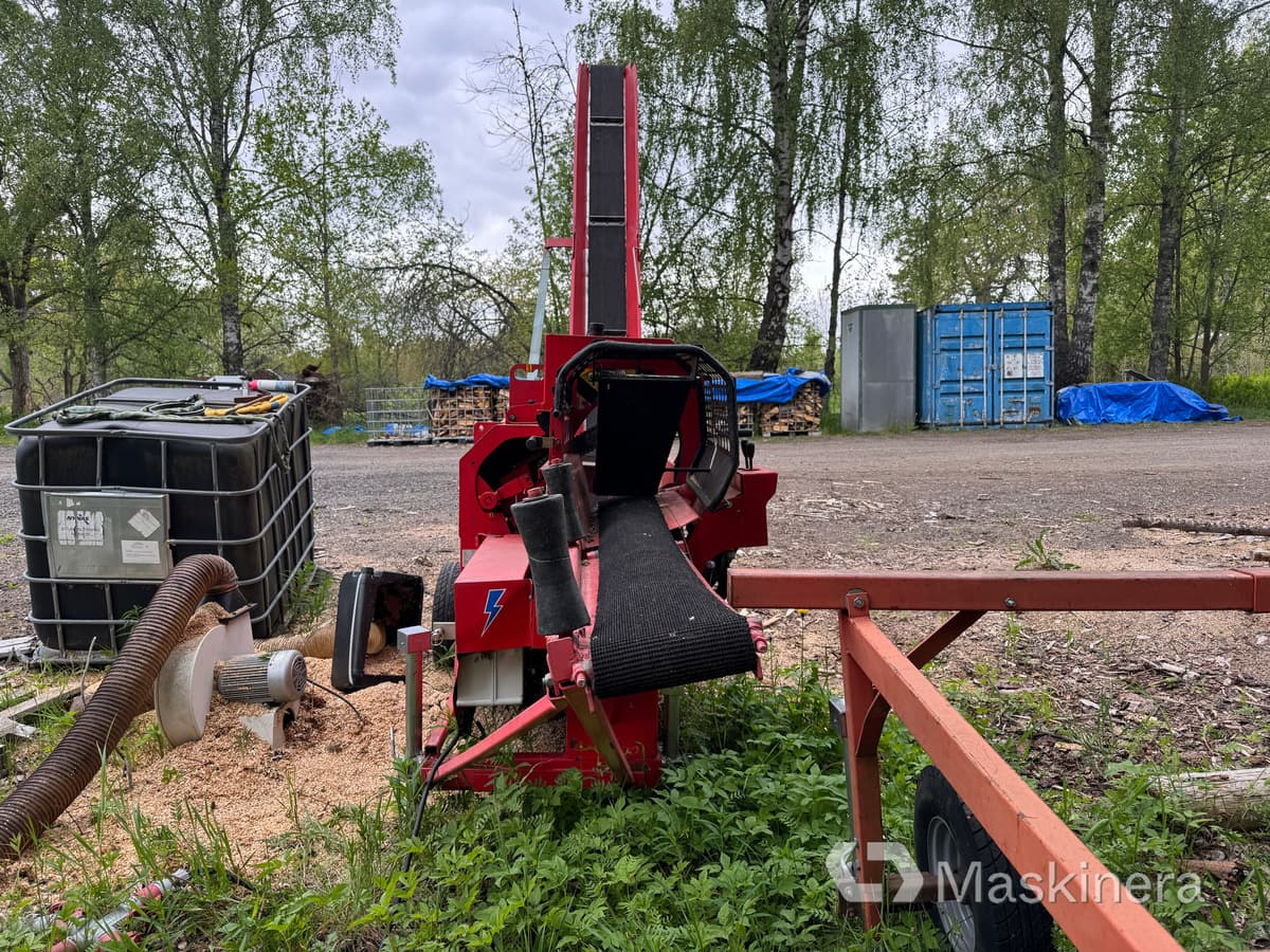 Vedmaskin Hakki Pilke 1X37 med stockbord - Forestry equipment: picture 3 Vedmaskin Hakki Pilke 1X37 med stockbord - Forestry equipment: picture 3