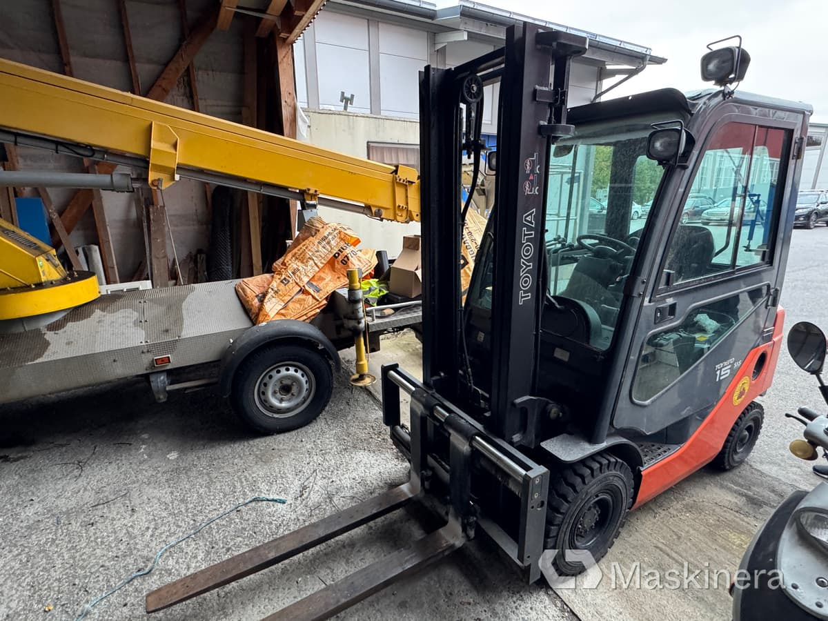 Diesel forklift Gaffeltruck Toyota 8FDF15: picture 1