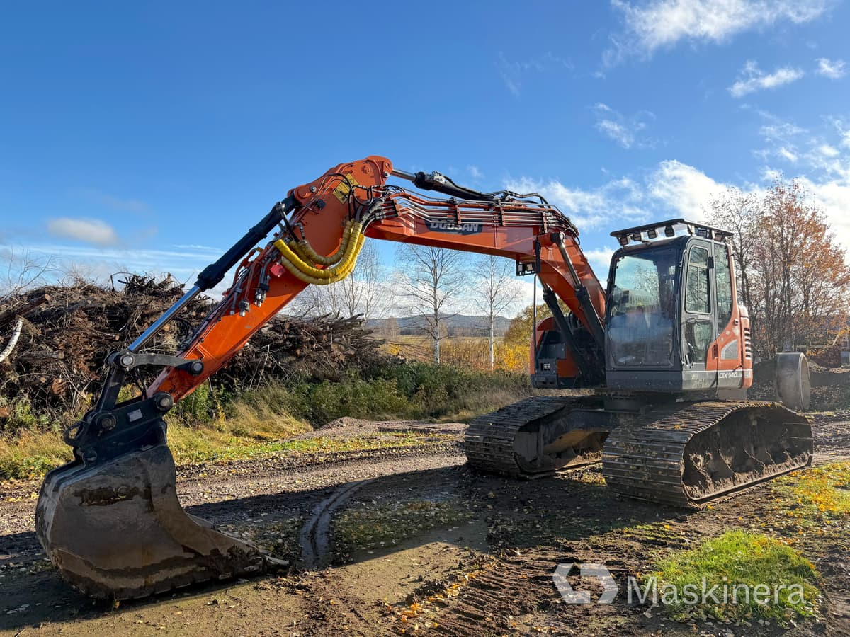 Grävmaskin Doosan DX140LCR-5 / Skördaraggregat 25RH - Crawler excavator: picture 1 Grävmaskin Doosan DX140LCR-5 / Skördaraggregat 25RH - Crawler excavator: picture 1