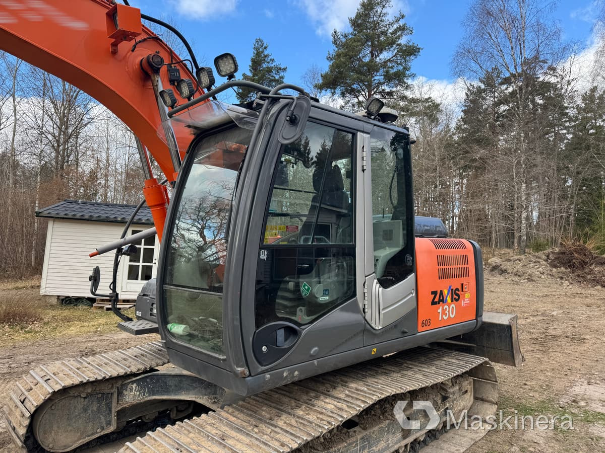 Crawler excavator Grävmaskin Hitachi ZX130-3: picture 11