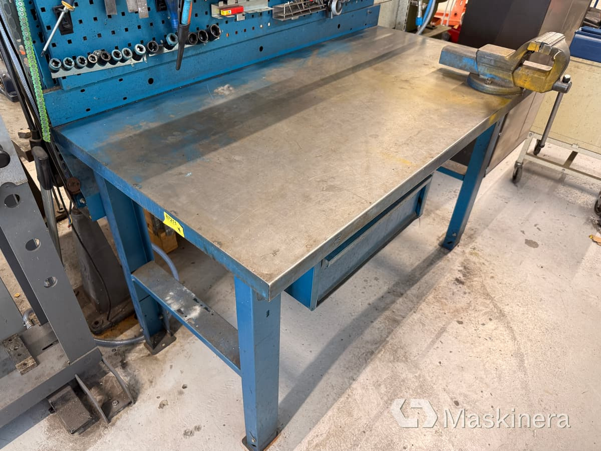 Arbetsbord med verktygstavla - Industrial equipment: picture 4 Arbetsbord med verktygstavla - Industrial equipment: picture 4