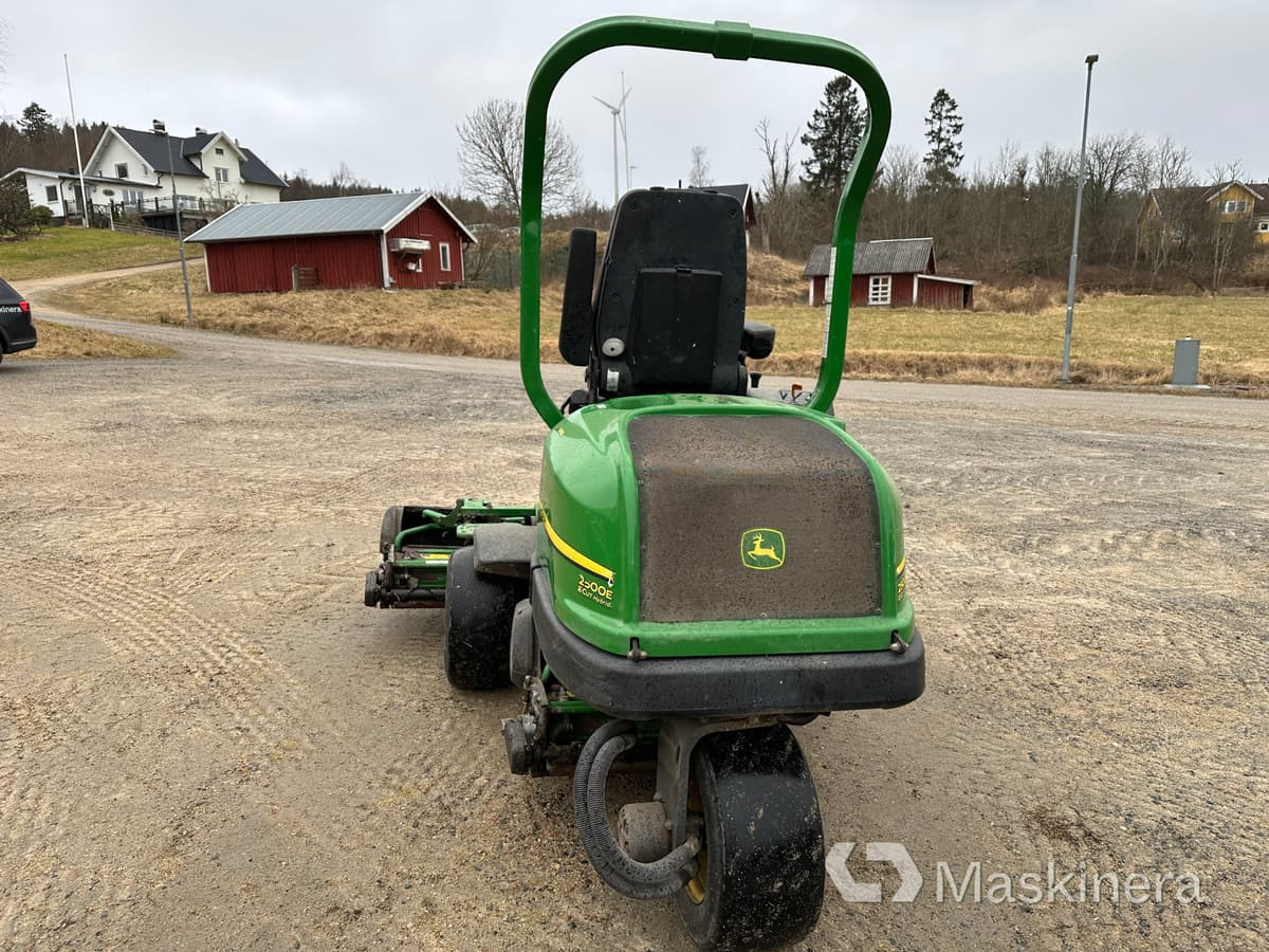 John Deere 2500E E-Cut Hybrid Greenklippare - Garden mower: picture 5 John Deere 2500E E-Cut Hybrid Greenklippare - Garden mower: picture 5