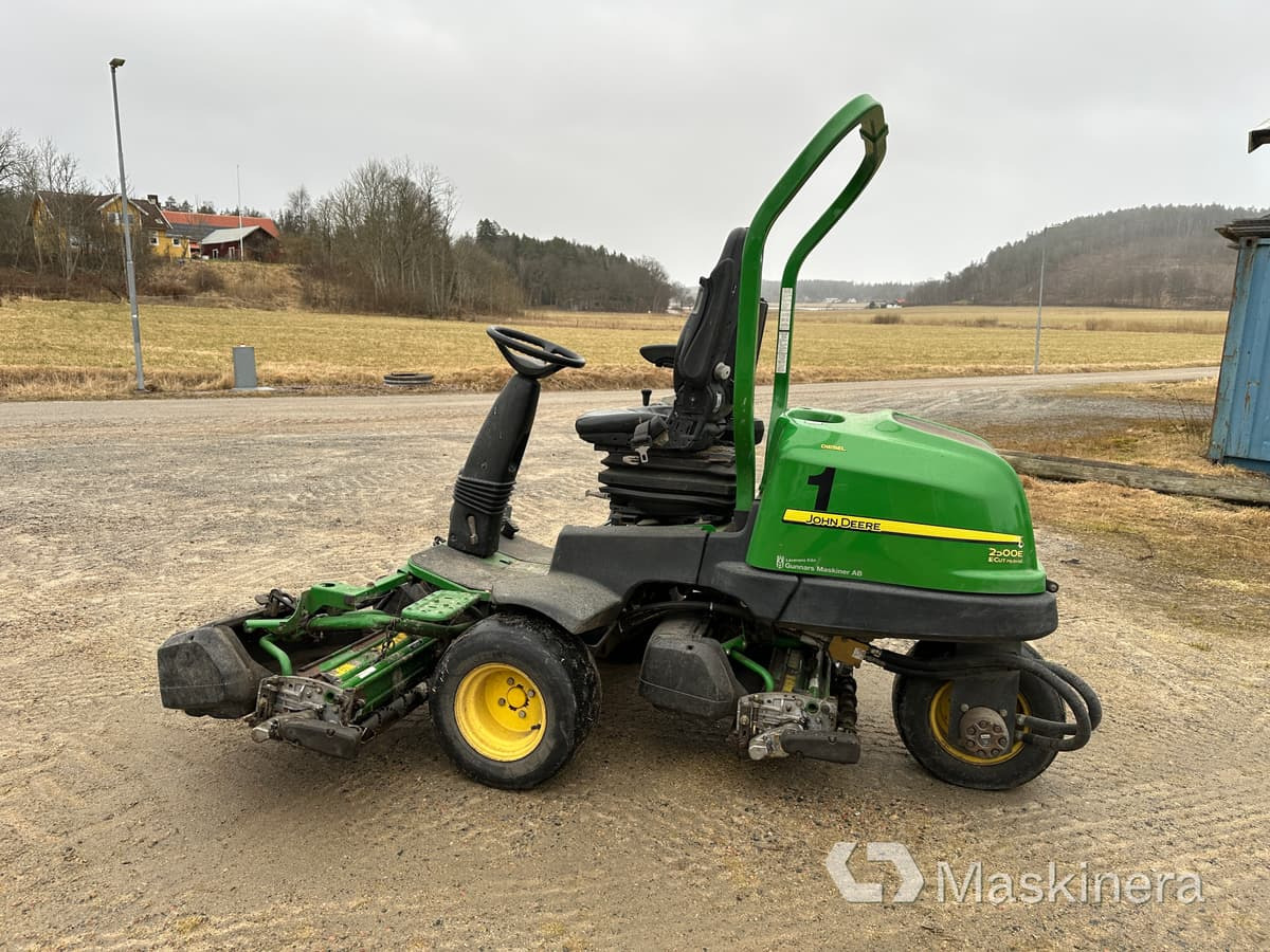 John Deere 2500E E-Cut Hybrid Greenklippare - Garden mower: picture 3 John Deere 2500E E-Cut Hybrid Greenklippare - Garden mower: picture 3