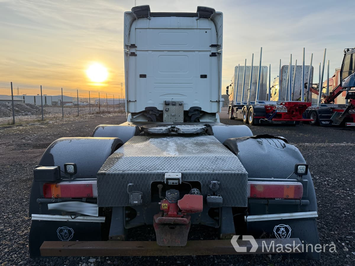 Dragbil Scania R144 (Rep.objekt) - Tractor unit: picture 4 Dragbil Scania R144 (Rep.objekt) - Tractor unit: picture 4