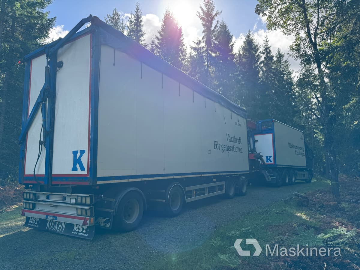 Flisbil Volvo FH16 8X4 med kran & sidtipp - Tractor unit, Tipper trailer: picture 4 Flisbil Volvo FH16 8X4 med kran & sidtipp - Tractor unit, Tipper trailer: picture 4