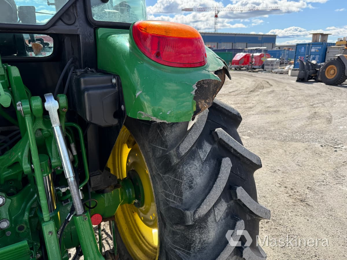 Farm tractor Traktor John Deere 5075M med snöutrustning: picture 24