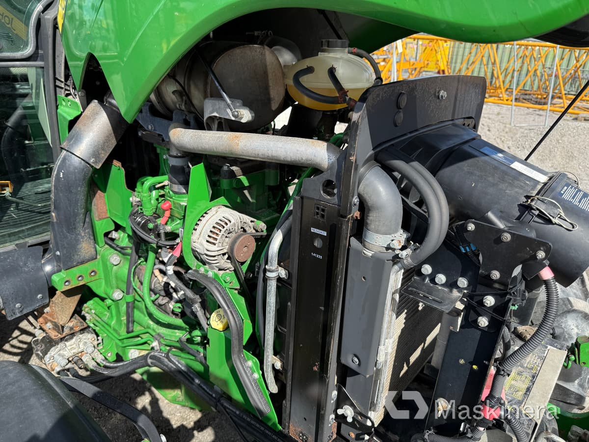 Farm tractor Traktor John Deere 5075M med snöutrustning: picture 29