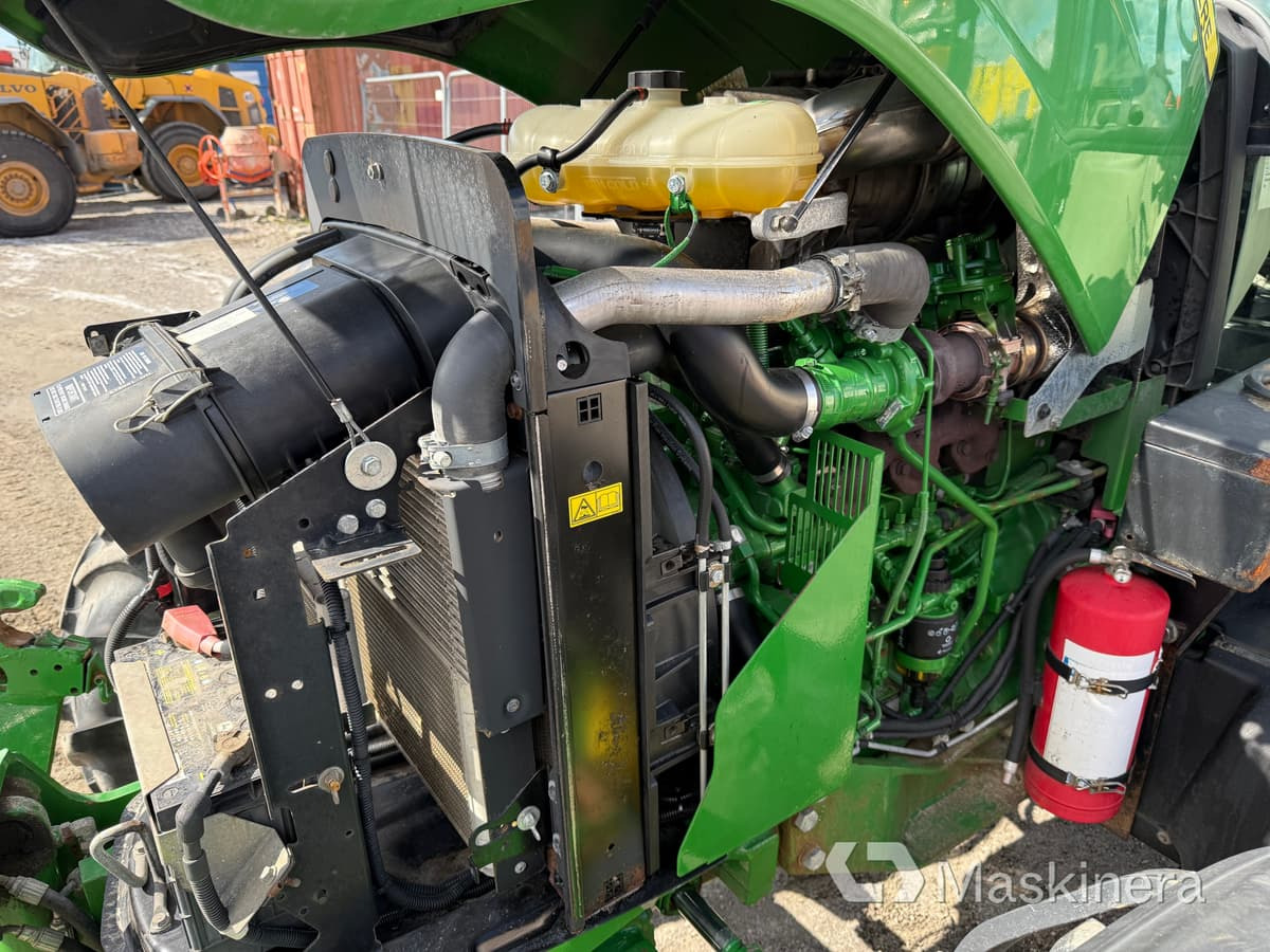 Farm tractor Traktor John Deere 5075M med snöutrustning: picture 27