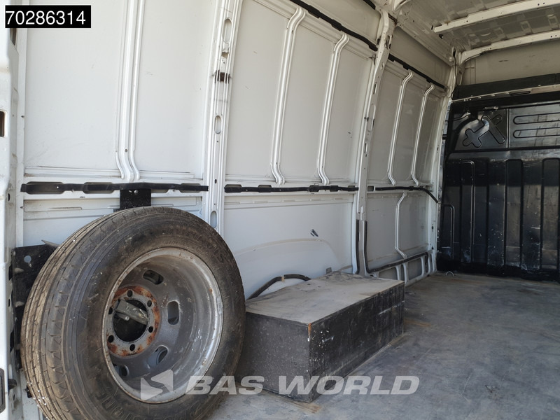 Panel van Iveco Daily 35C14 Automaat Dubbellucht L2H2 3,5t Trekhaak Airco Cruise Camera Imperiaal Euro6 L2 12m3 Airco Trekhaak Cruise control: picture 8