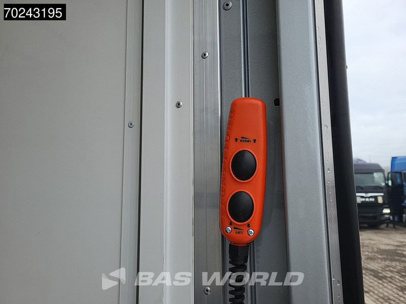 New Box van Iveco Daily 35C18 2025 MODEL Automaat 1000kg Laadklep ACC Navi Airco Zijdeur Bakwagen Meubelbak Koffer 21m3 Airco: picture 10