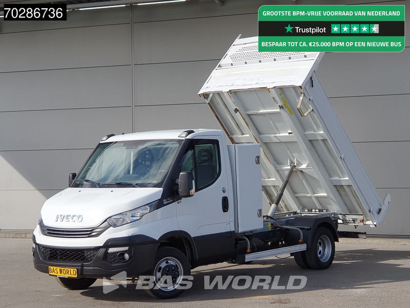 Iveco Daily 35C18 3.0L Automaat Kipper met Kist Dubbellucht 3,5t Trekhaak Airco Euro6 Tipper Kieper Benne 2m3 Airco Trekhaak Cruise control - Tipper van: picture 1 Iveco Daily 35C18 3.0L Automaat Kipper met Kist Dubbellucht 3,5t Trekhaak Airco Euro6 Tipper Kieper Benne 2m3 Airco Trekhaak Cruise control - Tipper van: picture 1