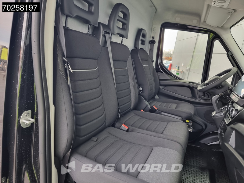 Interior photo 2: New Panel van Iveco Daily 35C21 3.0L Automaat 16m3 L4H2 LED ACC CarPlay Camera L3H2 16m3 Airco