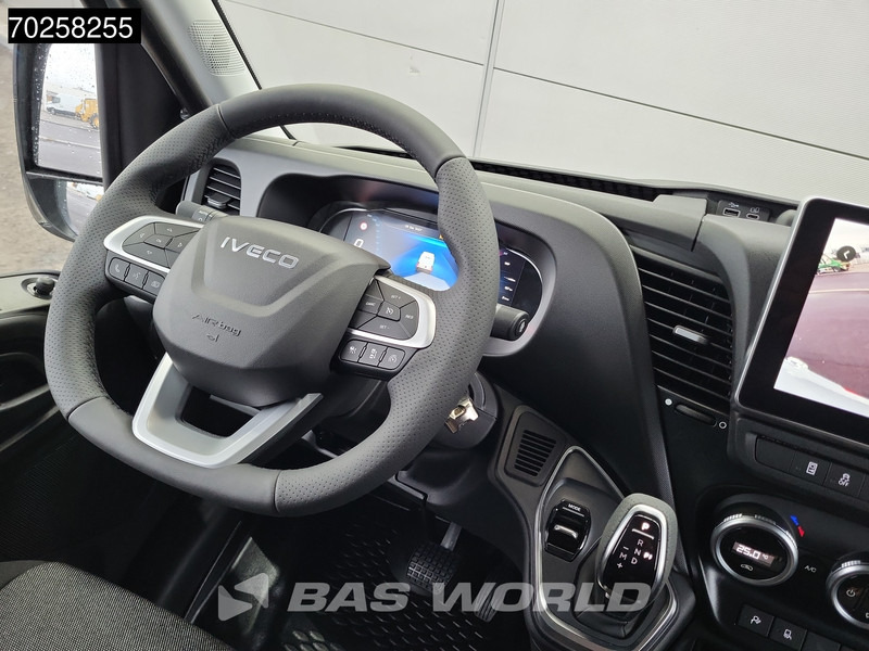 Interior photo 2: New Panel van Iveco Daily 35C21 3.0L Automaat 2025 Black Edition model Dubbellucht L2H2 LED ACC CarPlay Camera Parkeersensoren 12m3 Airco