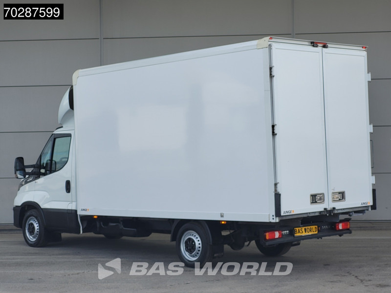 Iveco Daily 35S16 Automaat Bakwagen Achterdeuren Airco Camera Euro6 Meubelbak Koffer 21m3 Airco - Box van: picture 2 Iveco Daily 35S16 Automaat Bakwagen Achterdeuren Airco Camera Euro6 Meubelbak Koffer 21m3 Airco - Box van: picture 2