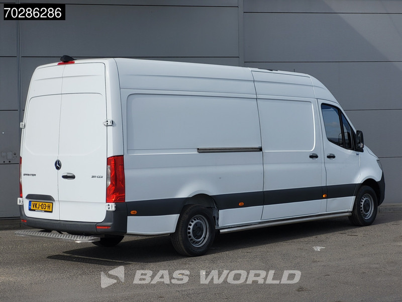 Mercedes-Benz Sprinter 311 CDI Automaat L3H2 Airco Cruise Camera MBUX CarPlay Euro6 L3 15m3 Airco Cruise control - Small van: picture 5 Mercedes-Benz Sprinter 311 CDI Automaat L3H2 Airco Cruise Camera MBUX CarPlay Euro6 L3 15m3 Airco Cruise control - Small van: picture 5