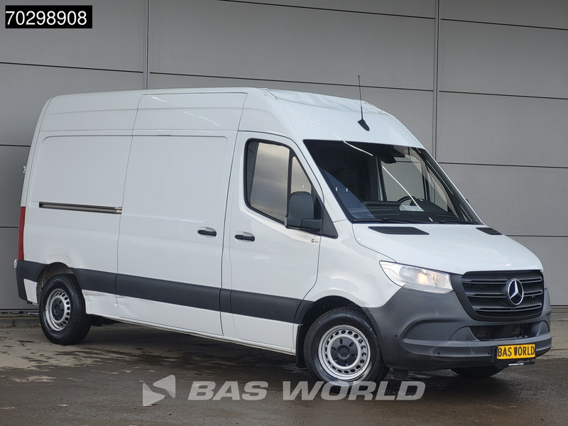 Mercedes-Benz Sprinter 315 CDI Automaat L2H2 150PK Trekhaak ACC Airco Camera Parkeersensoren v+a MBUX CarPlay Euro6 L2 Airco Trekhaak - Panel van: picture 3 Mercedes-Benz Sprinter 315 CDI Automaat L2H2 150PK Trekhaak ACC Airco Camera Parkeersensoren v+a MBUX CarPlay Euro6 L2 Airco Trekhaak - Panel van: picture 3