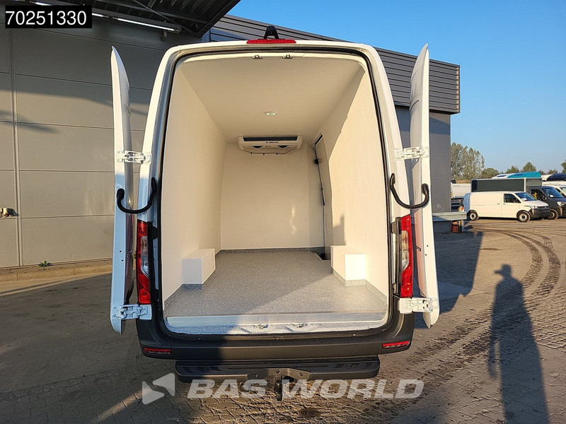 Mercedes-Benz Sprinter 317 CDI L3H2 Koelwagen Thermo King V-200 MAX 230V Stekker Trekhaak Airco Cruise Camera Navi Koeler Koel Kühlwagen 12m3 Airco Tre - Refrigerated van: picture 3 Mercedes-Benz Sprinter 317 CDI L3H2 Koelwagen Thermo King V-200 MAX 230V Stekker Trekhaak Airco Cruise Camera Navi Koeler Koel Kühlwagen 12m3 Airco Tre - Refrigerated van: picture 3