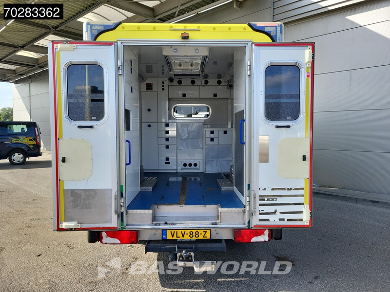 Mercedes-Benz Sprinter 519 CDI MARGE! 3.0L V6 Automaat 190PK Ambulance Trekhaak Airco Cruise APK 02-2026 Euro6 Rettungswagen Krankenwagen 13m3 Airco Tr - Ambulance: picture 3 Mercedes-Benz Sprinter 519 CDI MARGE! 3.0L V6 Automaat 190PK Ambulance Trekhaak Airco Cruise APK 02-2026 Euro6 Rettungswagen Krankenwagen 13m3 Airco Tr - Ambulance: picture 3