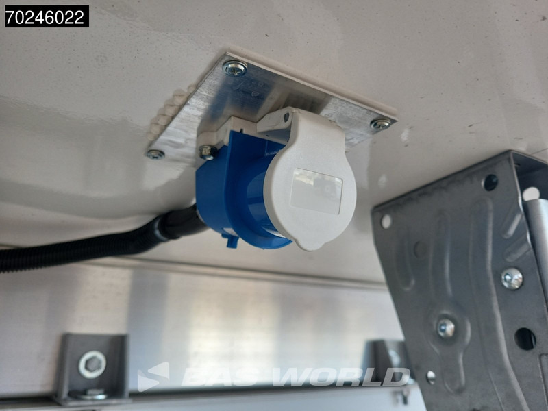 New Refrigerated van Renault Master 165PK Koelwagen Thermo King -15 Vriezer V-200 MAX 230V stekker Koel Koeler Vries Kühlwagen Bakwagen Kühlkoffer 17m3 Airco Cruise contr: picture 10 New Refrigerated van Renault Master 165PK Koelwagen Thermo King -15 Vriezer V-200 MAX 230V stekker Koel Koeler Vries Kühlwagen Bakwagen Kühlkoffer 17m3 Airco Cruise contr: picture 10