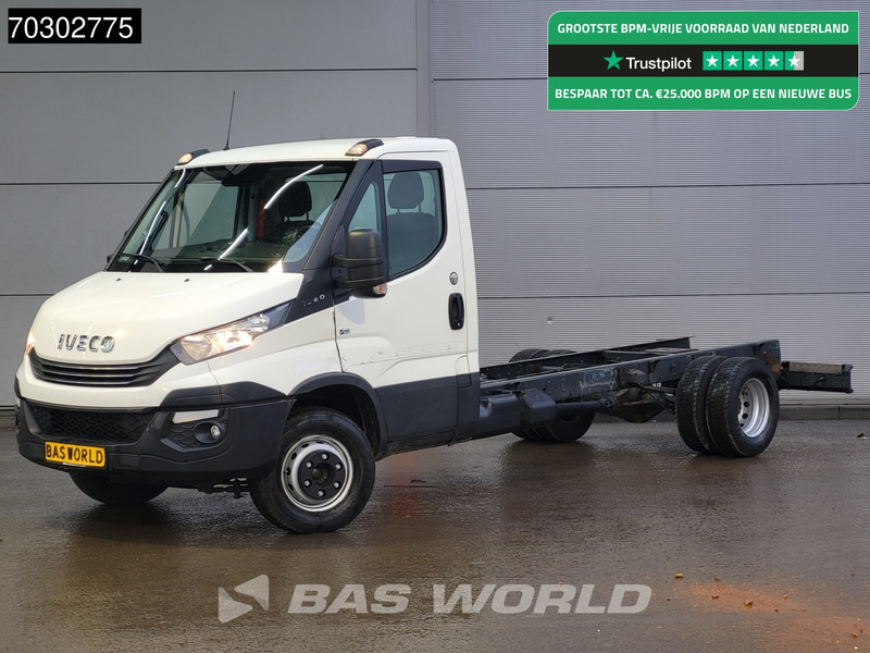 Iveco Daily 70C21 3.0L Automaat Luchtvering 435cm WB 210PK Chassis Cabine Airco Cruise Standkachel Euro6 Chassis Fahrgestell Airco Cruise co - Van: picture 1 Iveco Daily 70C21 3.0L Automaat Luchtvering 435cm WB 210PK Chassis Cabine Airco Cruise Standkachel Euro6 Chassis Fahrgestell Airco Cruise co - Van: picture 1