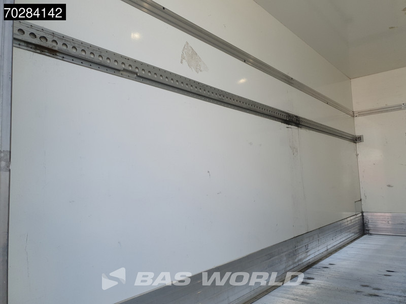 Volkswagen Crafter 102pk Bakwagen Airco Euro6 Meubelbak Koffer 17m3 Airco - Box van: picture 5 Volkswagen Crafter 102pk Bakwagen Airco Euro6 Meubelbak Koffer 17m3 Airco - Box van: picture 5