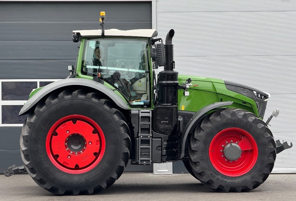 Fendt 1050 - Farm tractor: picture 3 Fendt 1050 - Farm tractor: picture 3