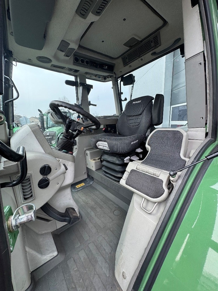 Farm tractor Fendt 415 Vario TMS: picture 11