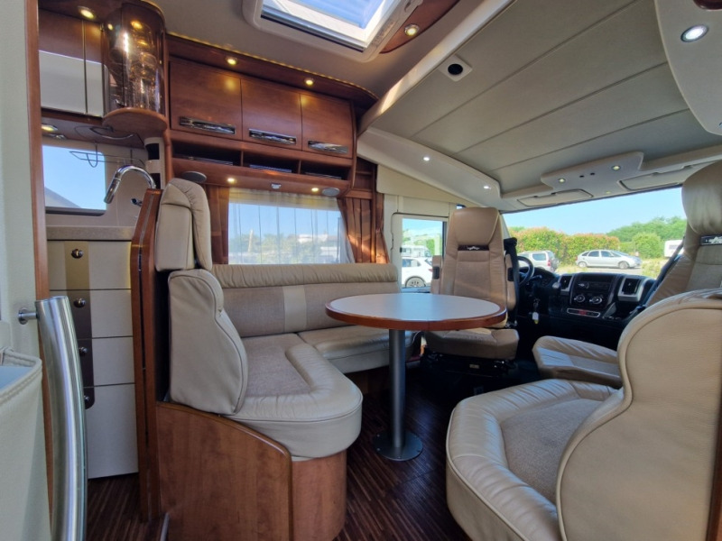 Carthago Chic E-Line 44 - Integrated motorhome: picture 4 Carthago Chic E-Line 44 - Integrated motorhome: picture 4