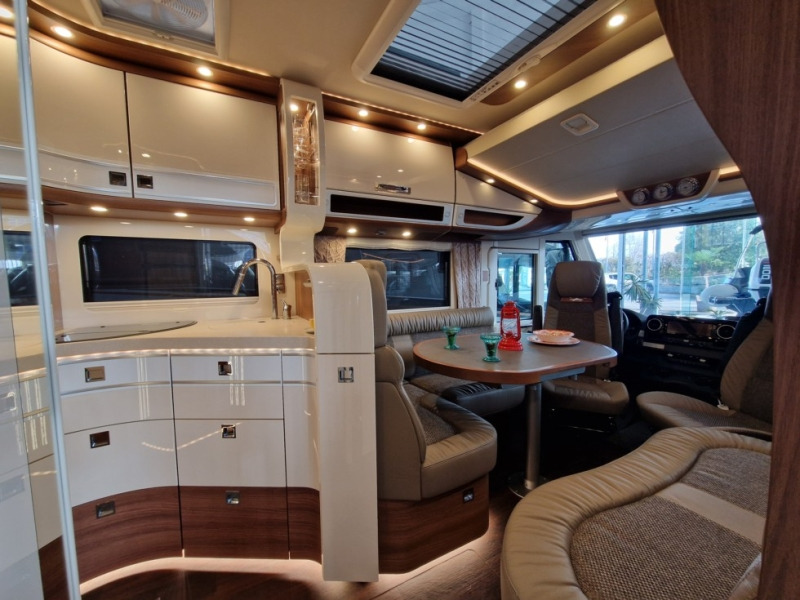 Carthago Chic E-Line I 64 XL QB Mercedes - Integrated motorhome: picture 4 Carthago Chic E-Line I 64 XL QB Mercedes - Integrated motorhome: picture 4