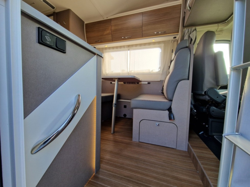 Alcove motorhome Etrusco A 7300 DB: picture 6