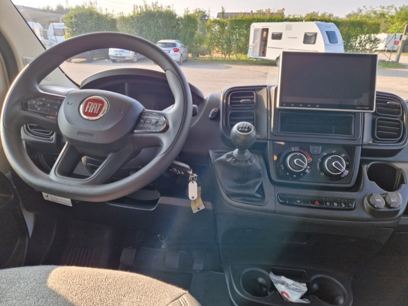 Alcove motorhome Etrusco A 7300 DB: picture 7