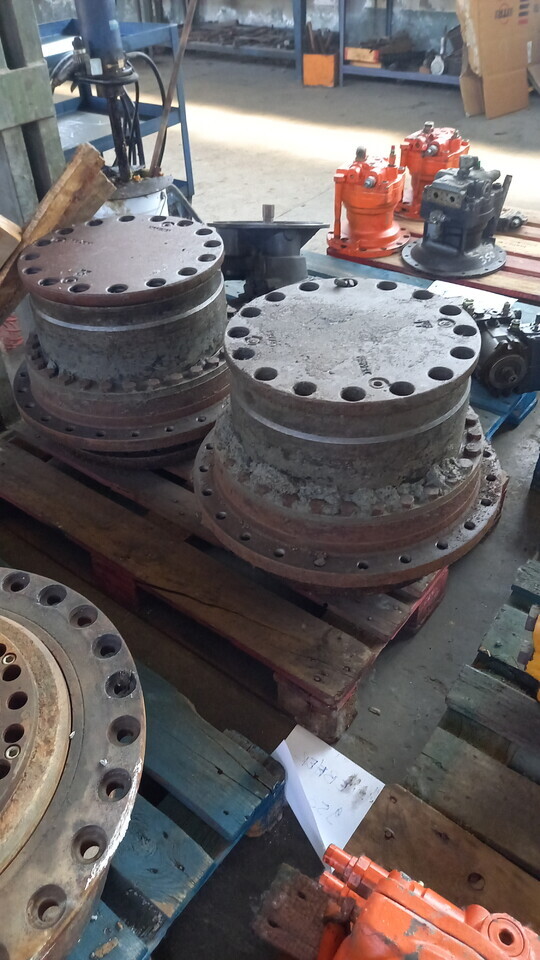 Hitachi ZX470 - Final drive for Crawler excavator: picture 1 Hitachi ZX470 - Final drive for Crawler excavator: picture 1