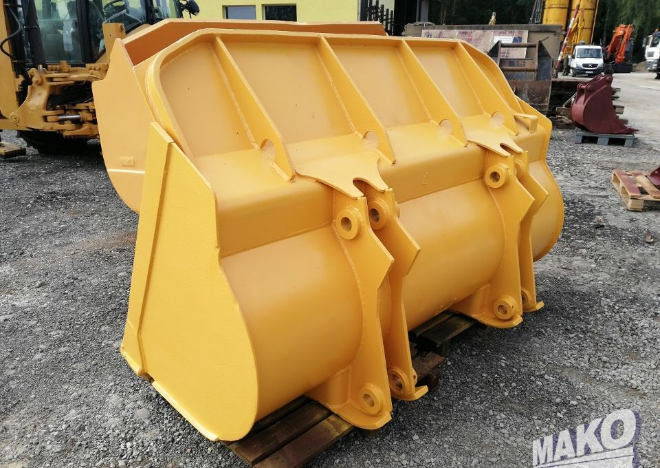 Łyżka 215cm do ładowarki 2m³ - Attachment for Construction machinery: picture 2 Łyżka 215cm do ładowarki 2m³ - Attachment for Construction machinery: picture 2