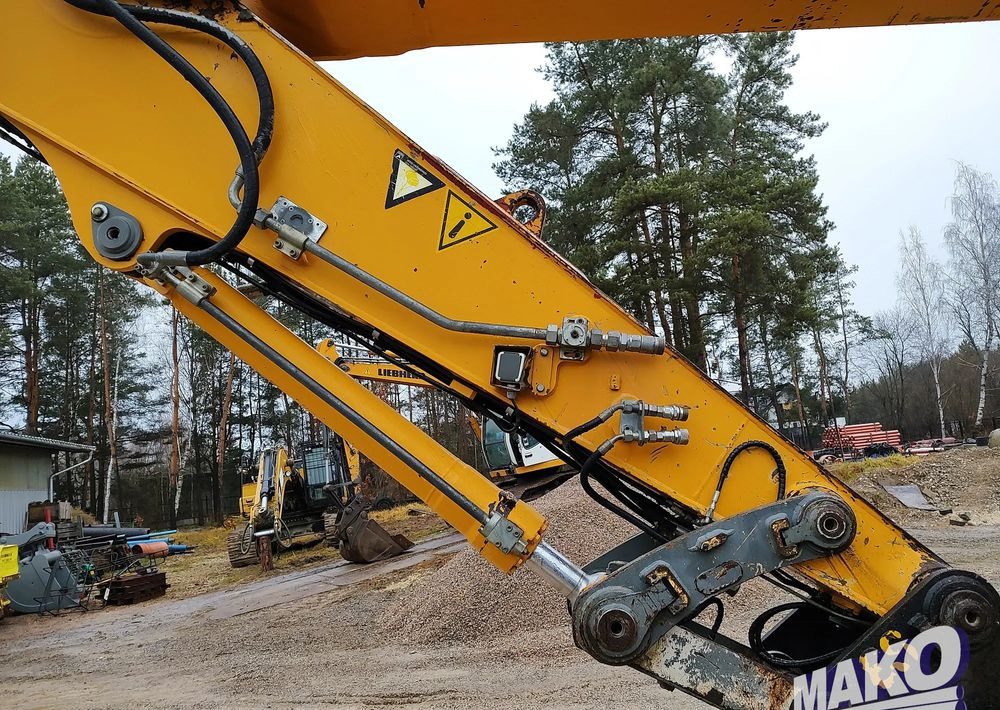 Crawler excavator Liebherr R916 LC: picture 9