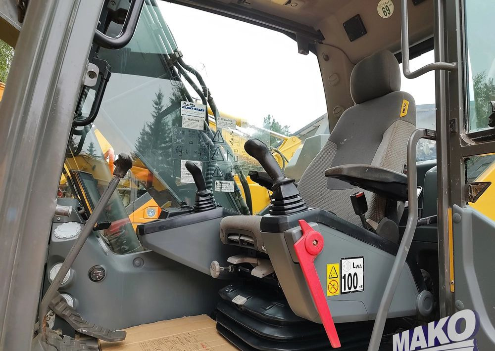 Crawler excavator Volvo EC140 EL: picture 11