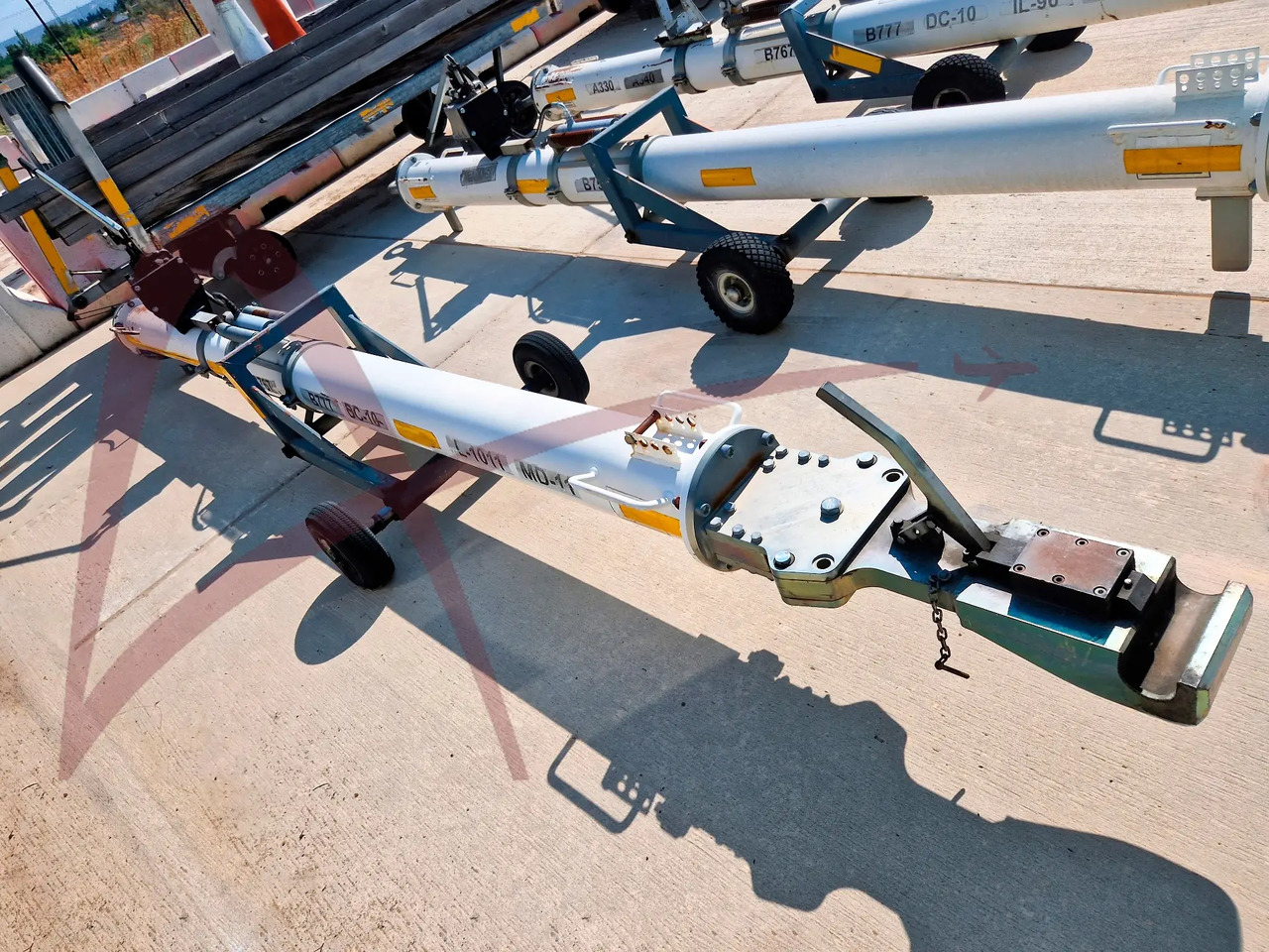 HYDRO TOWUNIV-2 - Ground support equipment: picture 1 HYDRO TOWUNIV-2 - Ground support equipment: picture 1