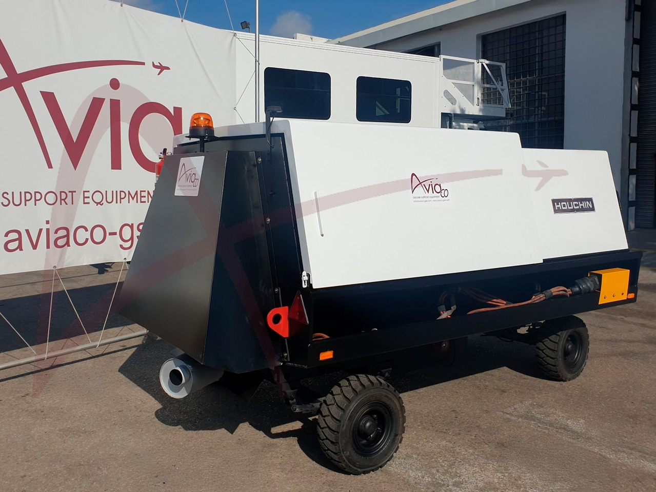 HOUCHIN 690 - Ground power unit: picture 2 HOUCHIN 690 - Ground power unit: picture 2