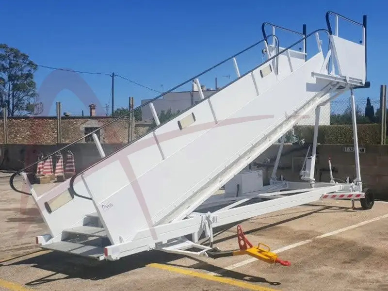 HUNERT 5.17-01 - Passenger stairs: picture 1 HUNERT 5.17-01 - Passenger stairs: picture 1