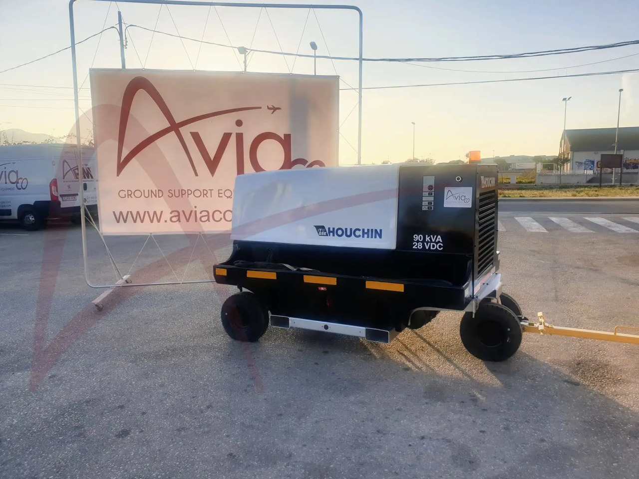 ITW GSE 4400 - Ground power unit: picture 1 ITW GSE 4400 - Ground power unit: picture 1