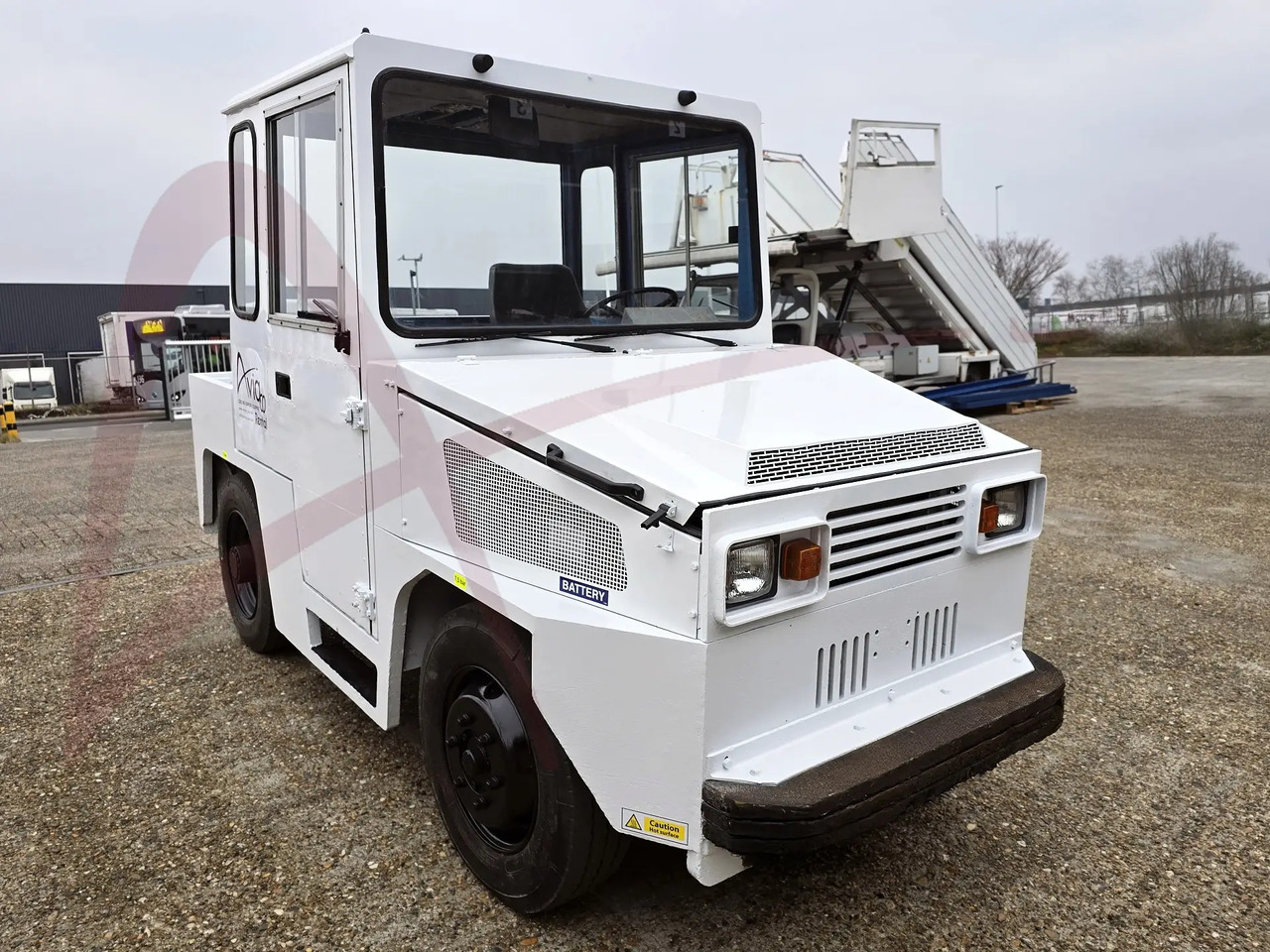 ROFAN ZD80 - Baggage tractor: picture 1 ROFAN ZD80 - Baggage tractor: picture 1