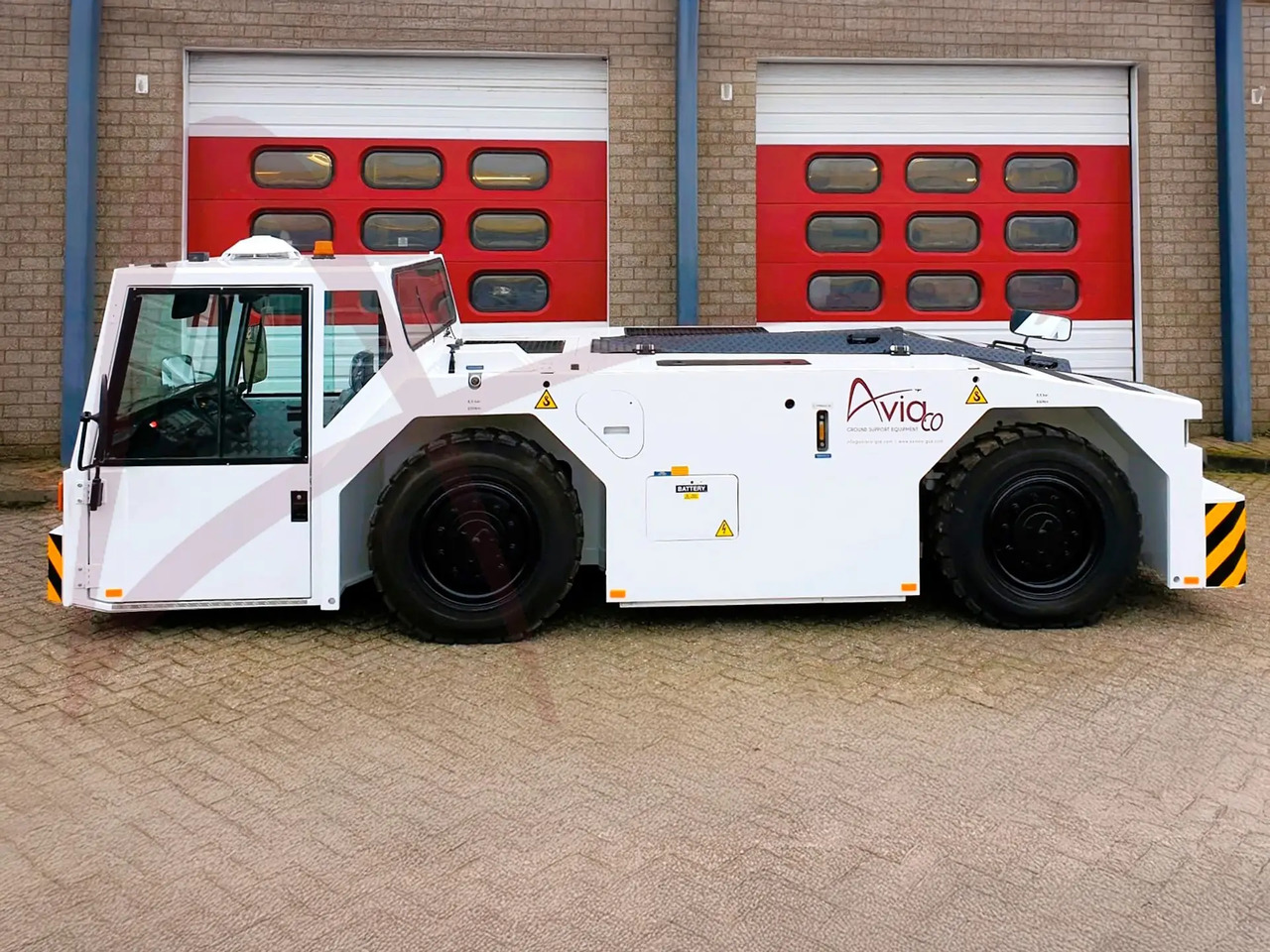 SCHOPF F110 - Pushback tractor: picture 2 SCHOPF F110 - Pushback tractor: picture 2