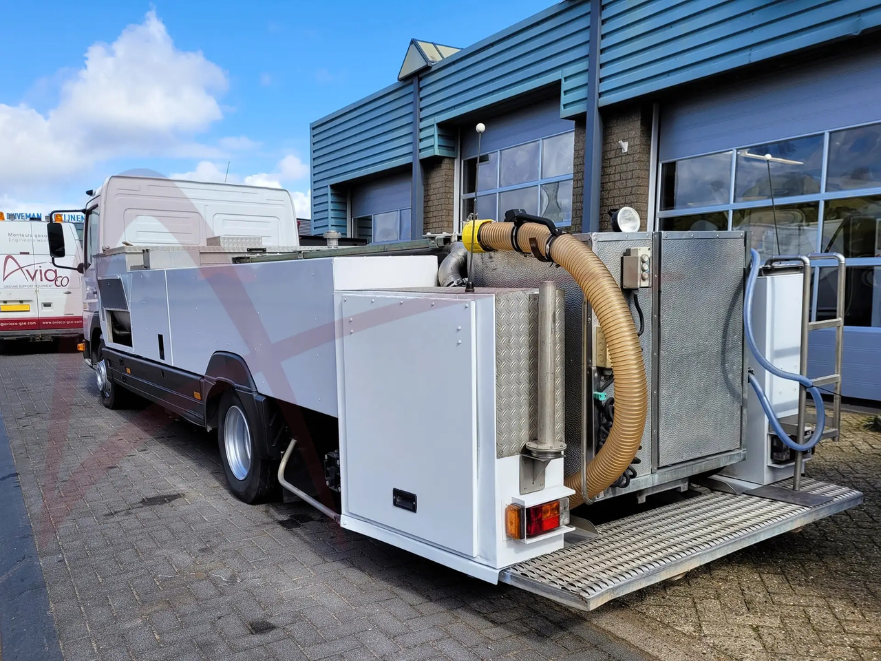 SCHRADER FAK 3.0/1.0/0.1 - Lavatory service truck: picture 5 SCHRADER FAK 3.0/1.0/0.1 - Lavatory service truck: picture 5