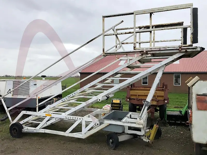 TCG 14 TREDEN - Passenger stairs: picture 1 TCG 14 TREDEN - Passenger stairs: picture 1