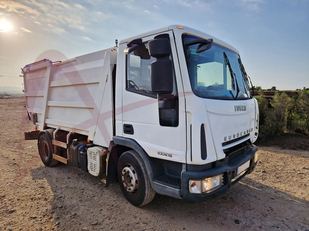 TECNO KUNI 8 - Garbage truck: picture 1 TECNO KUNI 8 - Garbage truck: picture 1